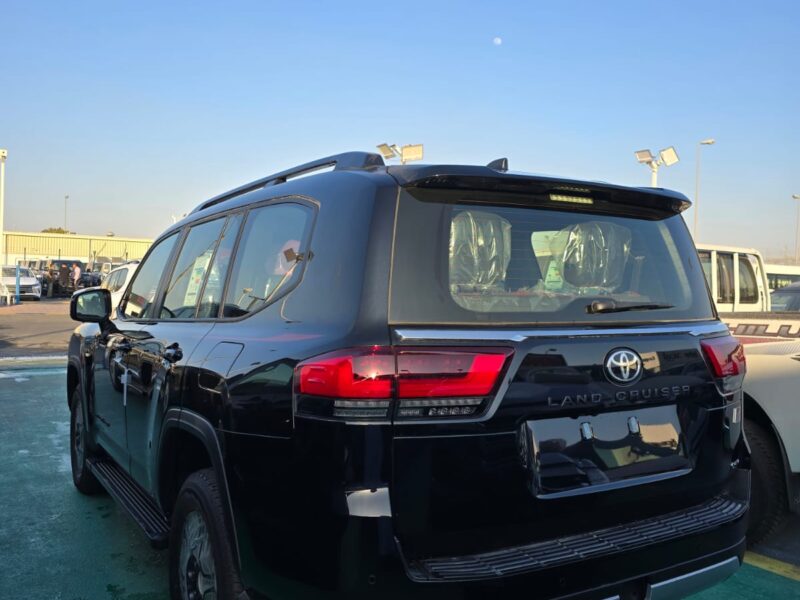 2026 Toyota Land Cruiser LC300 GR Sport 3.5L V6 Twin-Turbo Hybrid Engine Black Red SUV GCC