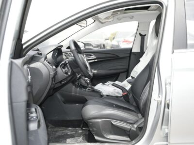2025 MG MG5 1.5L Comfort 4 Cylinders Petrol Engine Silver Black Sedan GCC Specs