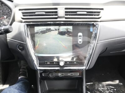 2025 MG MG5 1.5L Comfort 4 Cylinders Petrol Engine Silver Black Sedan GCC Specs