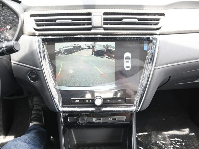 2025 MG MG5 1.5L Comfort 4 Cylinders Petrol Engine Silver Black Sedan GCC Specs