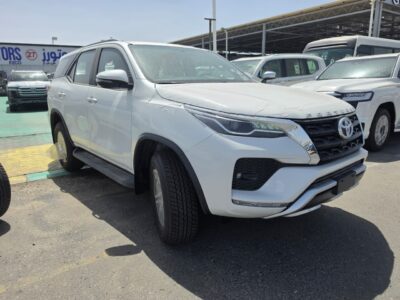 2026 TOYOTA FORTUNER 4.0 Litres V6 PETROL Engine White Tan SUV GCC Specs FULL OPTION