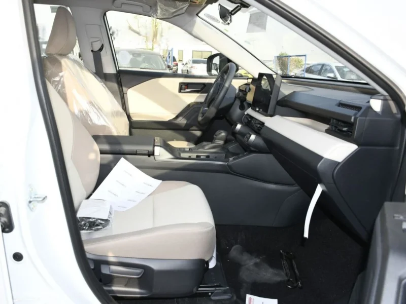 2026 Toyota RAV 4 XLE 2.0 Litres 4 cylinders Petrol Engine White Beige SUV GCC Specs