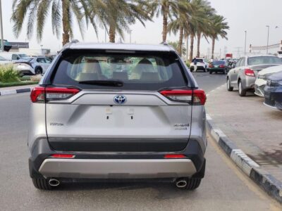 2025 Toyota RAV 4 2.5 Litres 4-cylinder Petrol Engine Grey Tan SUV GCC Specs