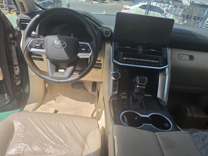 2026 Toyota Land Cruiser LC300 VXR 4.0 Litres V6 Petrol Engine Black Beige SUV GCC Specs