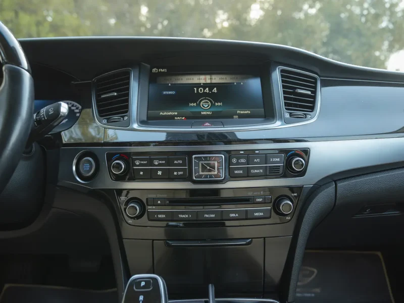 2014 Hyundai Centennial VS500 5.0 Litres 8 Cylinders Petrol Engine Silver Beige Sedan GCC