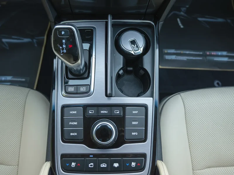 2014 Hyundai Centennial VS500 5.0 Litres 8 Cylinders Petrol Engine Silver Beige Sedan GCC
