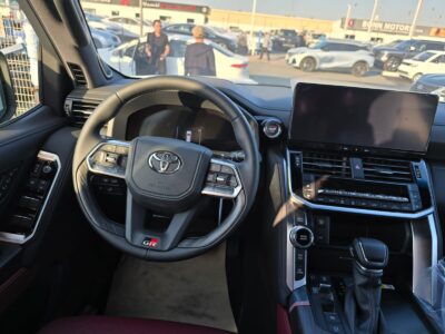 2026 Toyota Land Cruiser LC300 GR Sport 3.5L V6 Twin-Turbo Hybrid Engine White Red SUV GCC