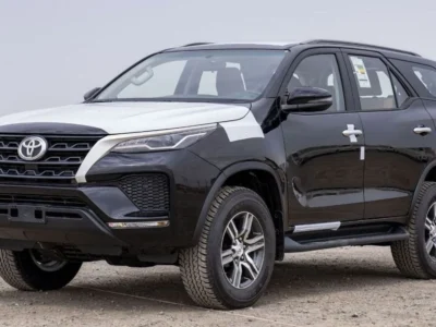 2026 TOYOTA FORTUNER 2.7 Litres 4-Cylinder Petrol Black Tan SUV GCC Specs