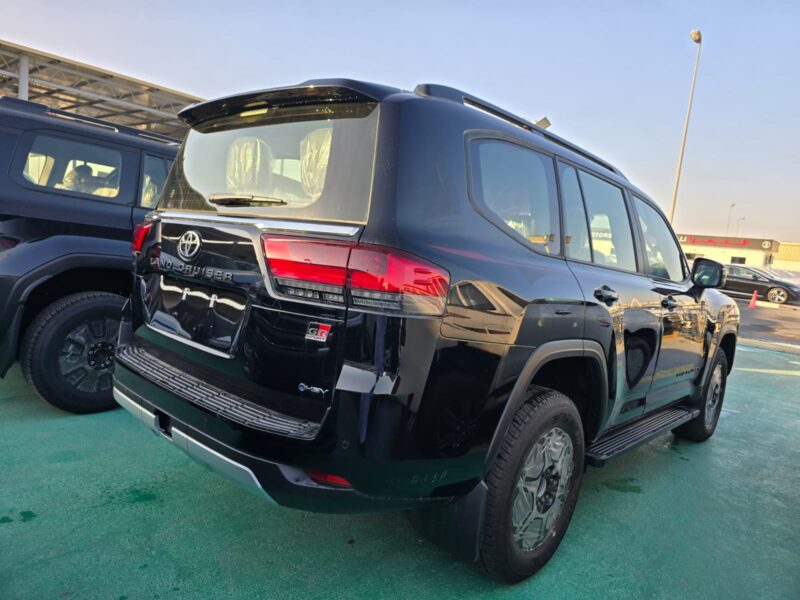 2026 Toyota Land Cruiser LC300 GR Sport 3.5L V6 Twin-Turbo Hybrid Engine Black Red SUV GCC