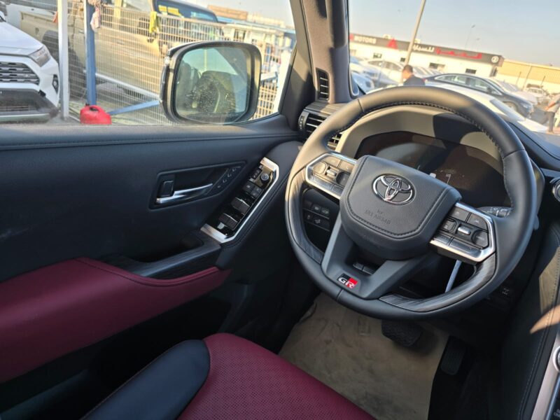 2026 Toyota Land Cruiser LC300 GR Sport 3.5L V6 Twin-Turbo Hybrid Engine White Red SUV GCC