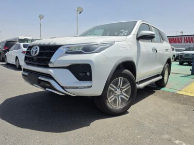 2026 TOYOTA FORTUNER 4.0 Litres V6 PETROL Engine White Tan SUV GCC Specs FULL OPTION