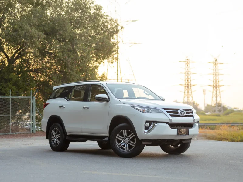 2020 Toyota Fortuner GXR 4.0 Litres 6-cylinder Petrol Engine White Brown SUV GCC Specs