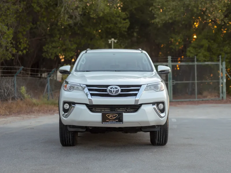 2020 Toyota Fortuner GXR 4.0 Litres 6-cylinder Petrol Engine White Brown SUV GCC Specs