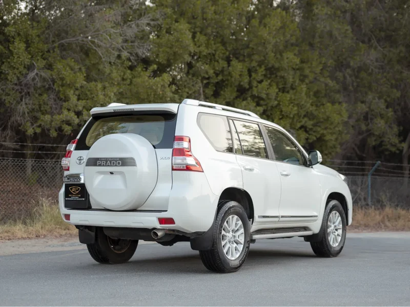 2016 Toyota Prado VXR 4.0 Litres 6 Cylinders Petrol Engine White Beige SUV GCC Specs