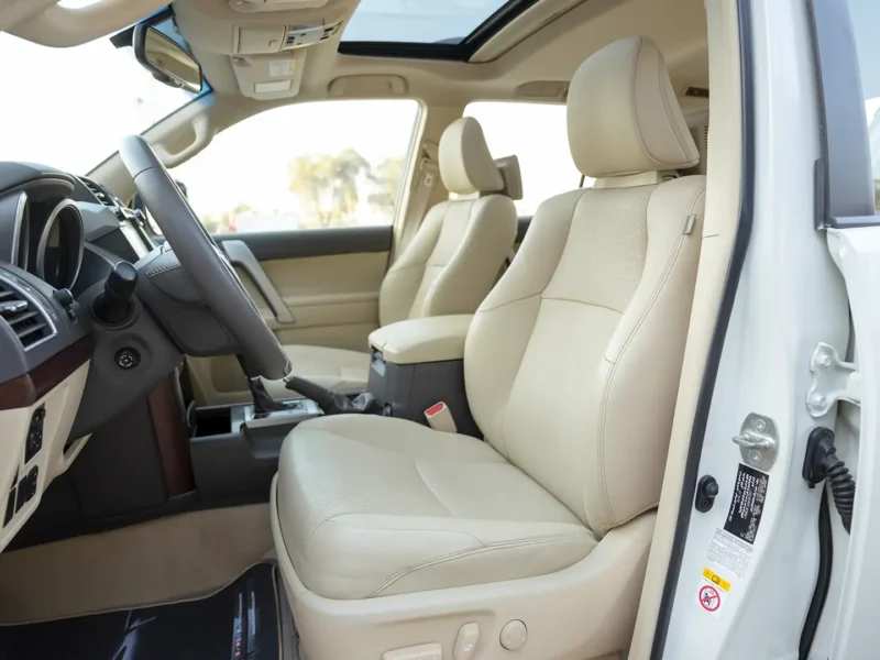 2016 Toyota Prado VXR 4.0 Litres 6 Cylinders Petrol Engine White Beige SUV GCC Specs