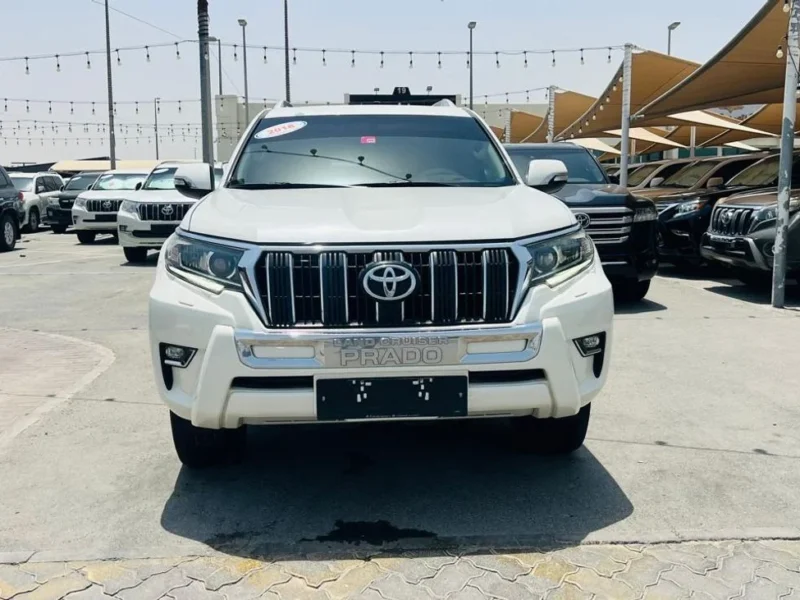 2018 TOYOTA LAND CRUISER VXR 4.0 Litres V6 Petrol Engine Grey Beige SUV GCC Specs
