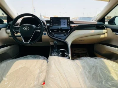 2023 Toyota Camry LUMIERE HEV 2.5 Litres V4 Engine White Beige Sedan GCC Specs