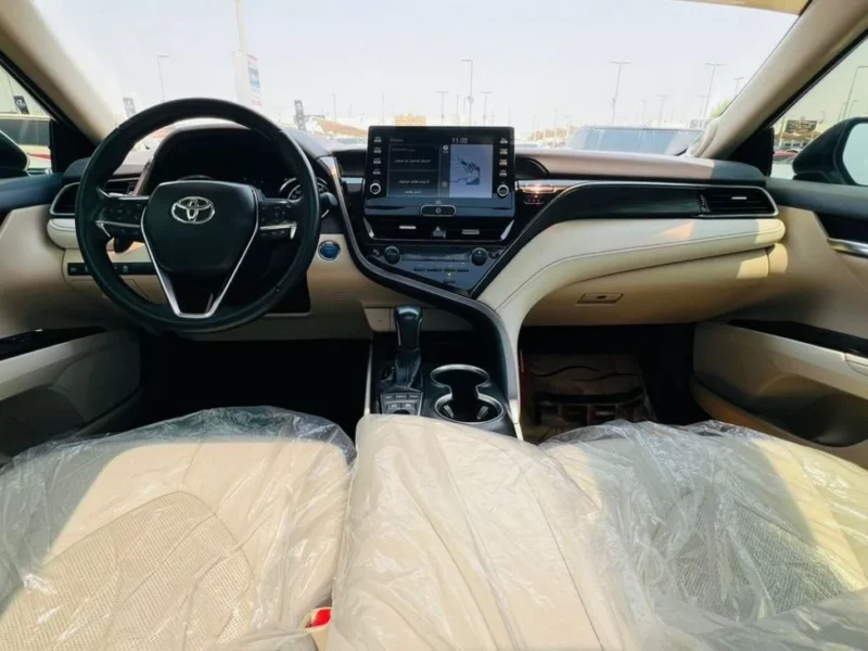 2023 Toyota Camry LUMIERE HEV 2.5 Litres V4 Engine White Beige Sedan GCC Specs