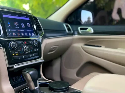 2020 Jeep Cherokee Limited 3.2 Liters V6 Engine Blue Beige SUV GCC Specs Pristine Condition
