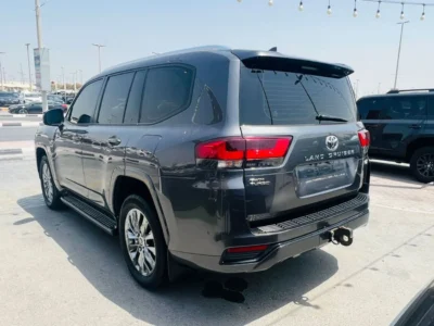 2022 TOYOTA LAND CRUISER GXR 3.5L V6 TWIN TURBO Petrol Engine Grey Beige SUV GCC
