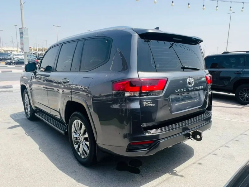 2022 TOYOTA LAND CRUISER GXR 3.5L V6 TWIN TURBO Petrol Engine Grey Beige SUV GCC