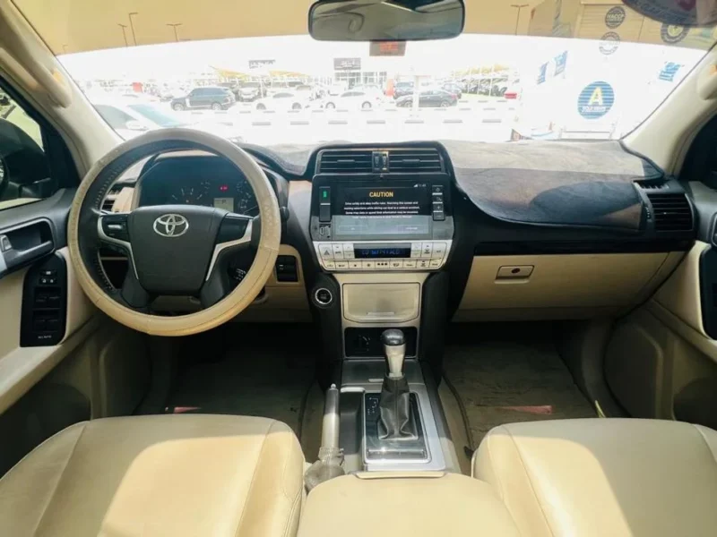 2018 TOYOTA LAND CRUISER VXR 4.0 Litres V6 Petrol Engine Grey Beige SUV GCC Specs