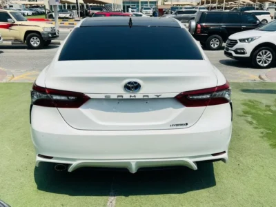 2023 Toyota Camry LUMIERE HEV 2.5 Litres V4 Engine White Beige Sedan GCC Specs