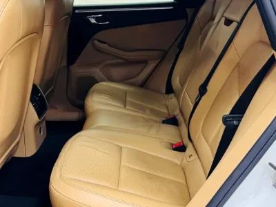 2018 Porsche Macan 2.0L turbocharged 4 Cylinders Petrol Engine White Brown SUV GCC Spec