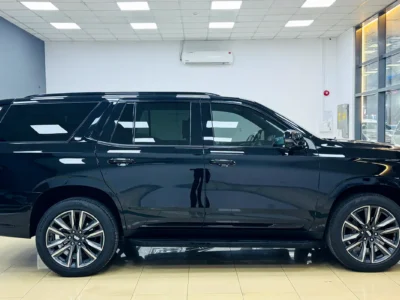 2021 Cadillac Escalade Sport Platinum 6.2 Litre V8 Petrol Engine Black SUV Clean Title