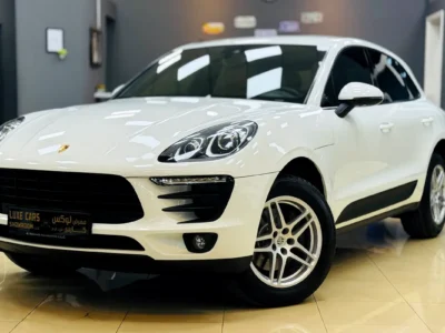 2018 Porsche Macan 2.0L turbocharged 4 Cylinders Petrol Engine White Brown SUV GCC Spec
