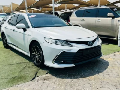 2023 Toyota Camry LUMIERE HEV 2.5 Litres V4 Engine White Beige Sedan GCC Specs