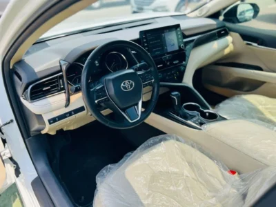 2023 Toyota Camry LUMIERE HEV 2.5 Litres V4 Engine White Beige Sedan GCC Specs