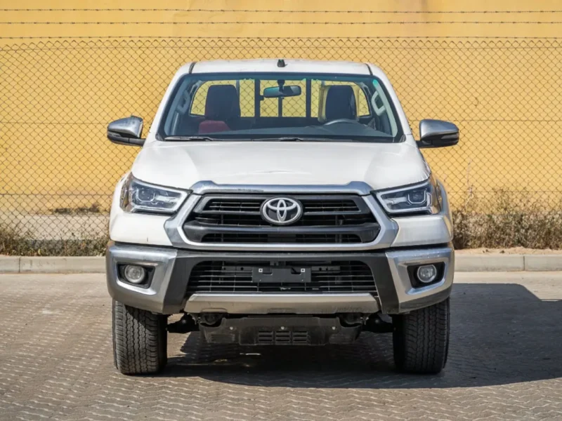 2026 Toyota Hilux SR5 2.7 Litres 4 Cylinders Petrol 4WD Manual White Red Pickup Truck GCC