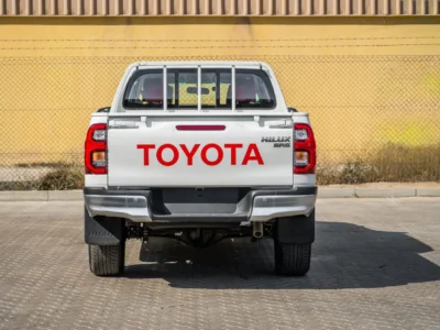 2026 Toyota Hilux SR5 2.7 Litres 4 Cylinders Petrol 4WD Manual White Red Pickup Truck GCC