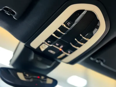 2018 Porsche Macan 2.0L turbocharged 4 Cylinders Petrol Engine White Brown SUV GCC Spec
