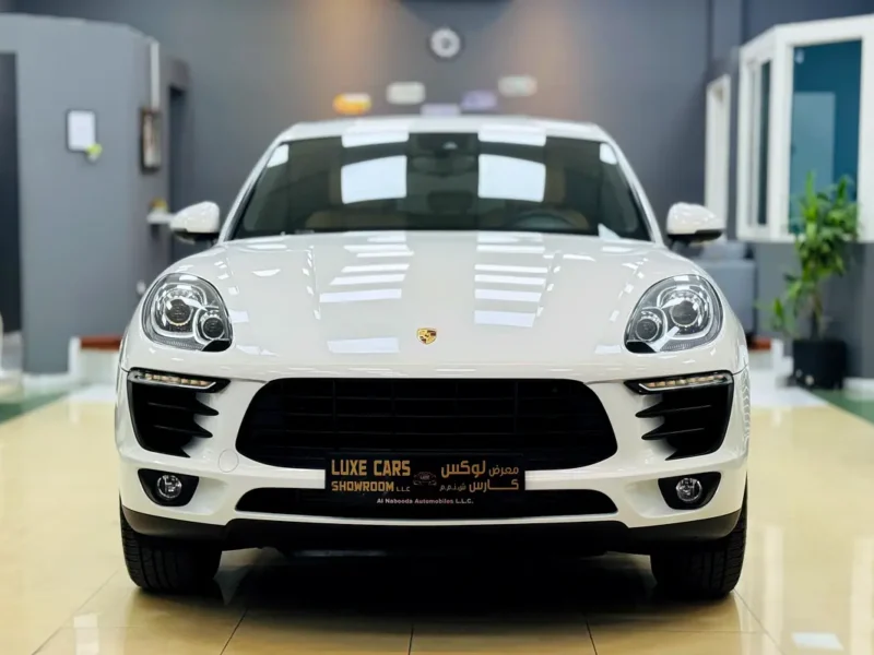 2018 Porsche Macan 2.0L turbocharged 4 Cylinders Petrol Engine White Brown SUV GCC Spec