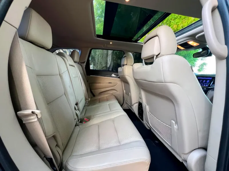 2020 Jeep Cherokee Limited 3.2 Liters V6 Engine Blue Beige SUV GCC Specs Pristine Condition