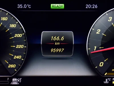 2019 Mercedes-Benz CLS-Class CLS 350 4 Cylinders Petrol Engine White Red Sedan GCC Specs
