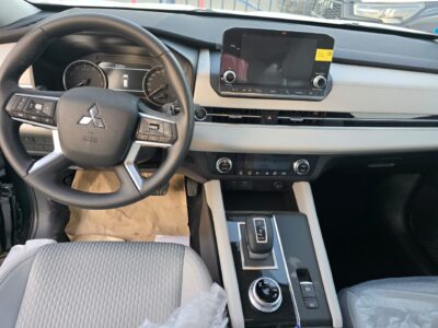 2026 Mitsubishi Outlander M Line 2.5 Litres 4 Cylinders Petrol Engine Black Grey SUV