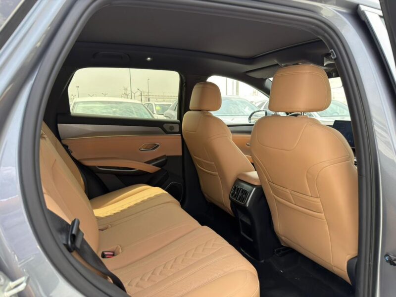 2025 BYD Song L STD 1.5L PHEV 18.3kWh Battery 4 Cylinders Engine Grey Tan SUV Automatic