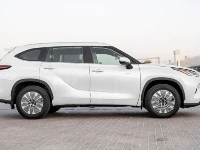 2026 Toyota Highlander GLE 2.5L 4-Cylinder Hybrid Engine White Grey SUV GCC Specs