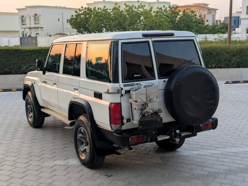 2018 Toyota Land Cruiser 76 Series 1VD-FTV 4.5L V8 Turbo Diesel White Beige SUV GCC Specs