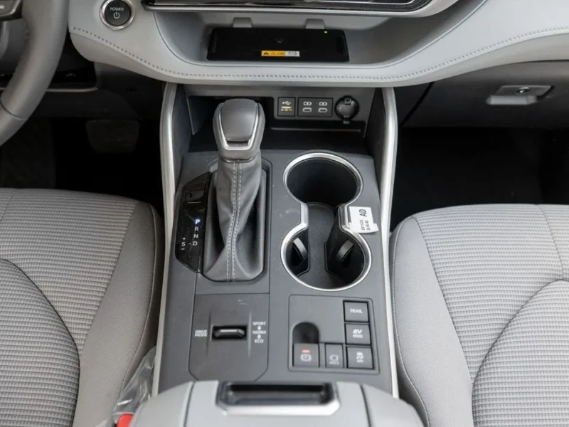 2026 Toyota Highlander GLE 2.5L 4-Cylinder Hybrid Engine White Grey SUV GCC Specs