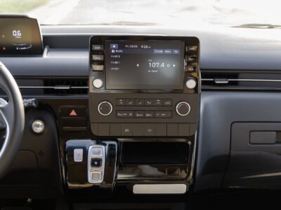 2025 Hyundai Staria Comfort 3.5 Litres 6 Cylinders Petrol Engine Black Beige Van GCC Specs