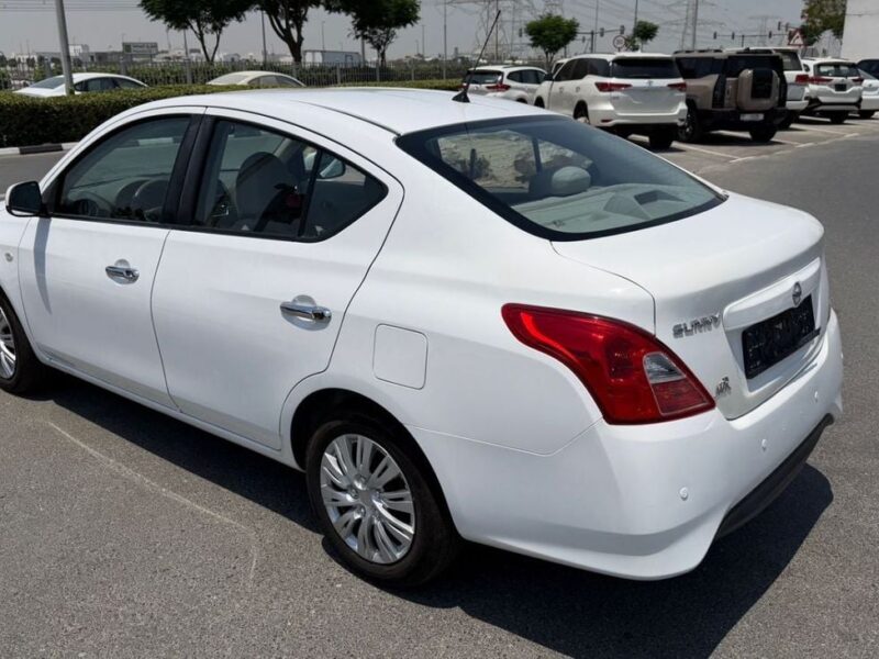 2022 Nissan Sunny EX 4 Cylinders Petrol Engine White Beige Sedan GCC Specs Automatic