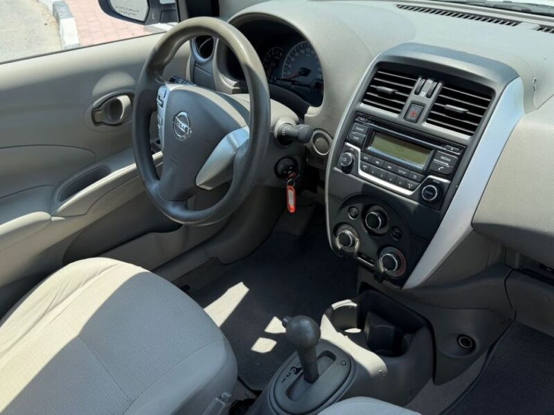 2022 Nissan Sunny EX 4 Cylinders Petrol Engine White Beige Sedan GCC Specs Automatic