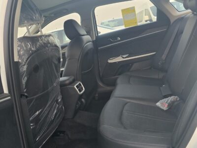2026 Kia K5 2.5 Litres Naturally Aspirated 4-cylinder Engine White Black Sedan GCC Specs