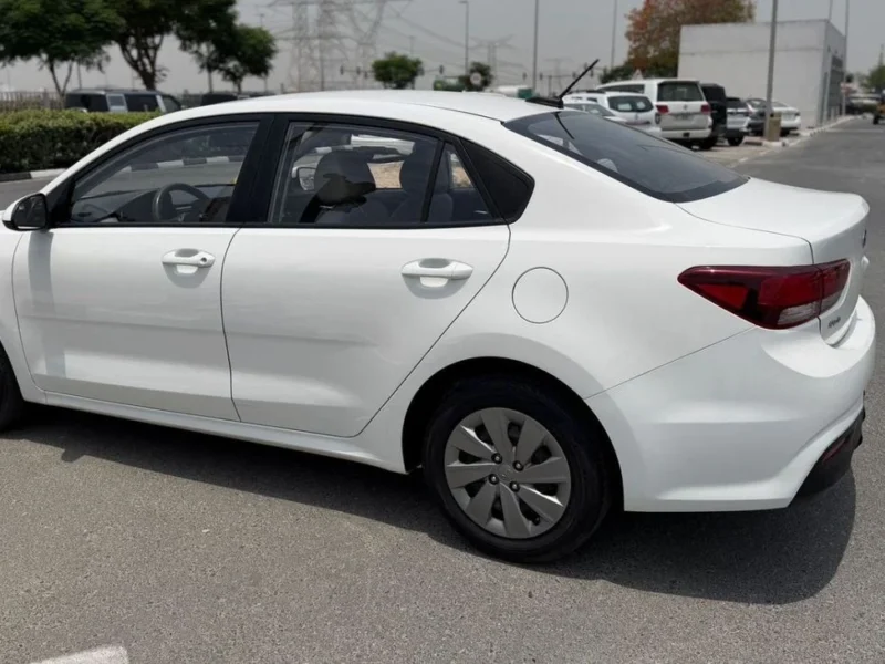 2021 Kia Rio LX 1.4 Litres 4 Cylinders Petrol Engine White Beige Sedan GCC Specs Automatic