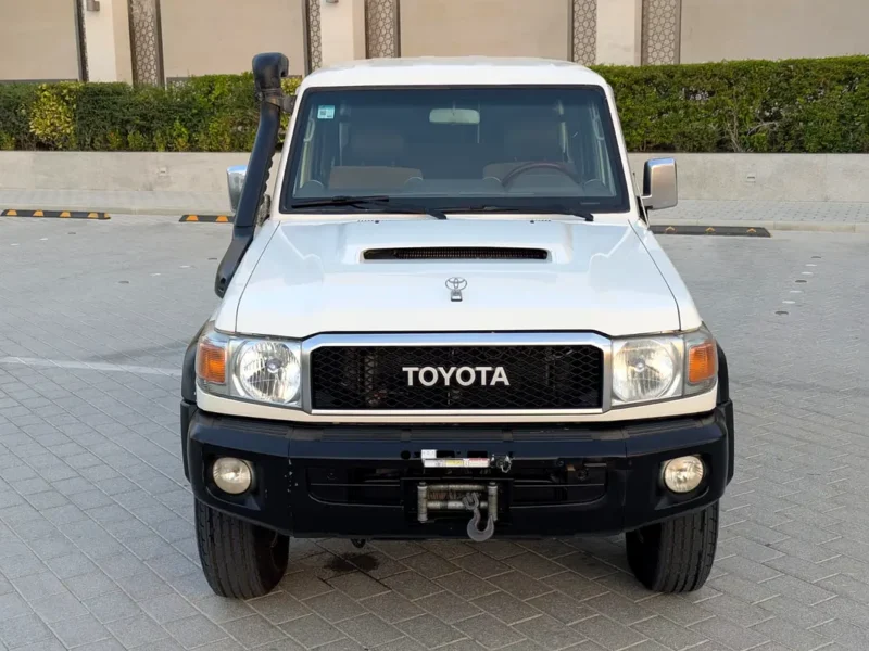 2018 Toyota Land Cruiser 76 Series 1VD-FTV 4.5L V8 Turbo Diesel White Beige SUV GCC Specs