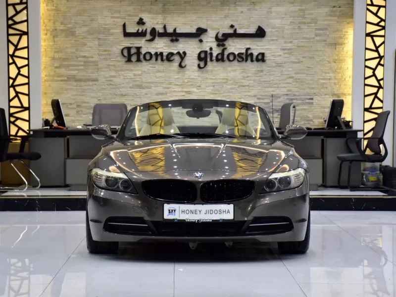 2012 BMW Z4 sDrive23i 6 Cylinders Petrol Engine Brown Beige Hard Top Convertible GCC